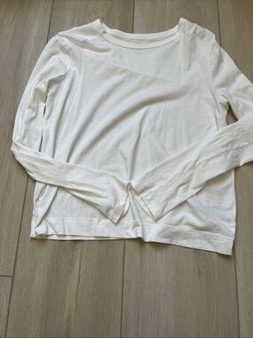 GAP White Long-Sleeve Crewneck Tee
